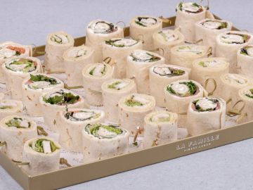 PLATEAU MINI WRAP SAUMON ROQUETTE-POULET PARMESAN